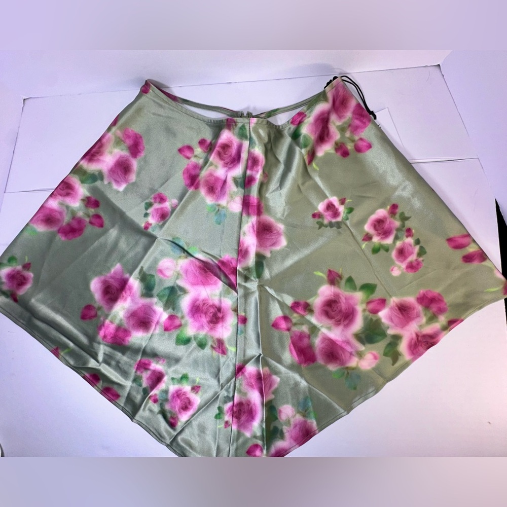 NWT WEWOREWHAT Asymmetrical Floral Slip Skirt - size‎ 2